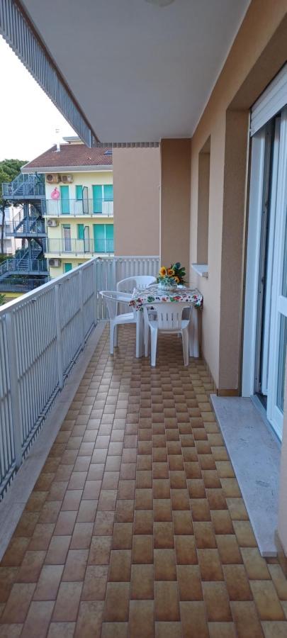 Casa Bivi - Apartments With 1 And 2 Bedrooms - Click Here For More Availabilities Lignano Sabbiadoro Eksteriør billede
