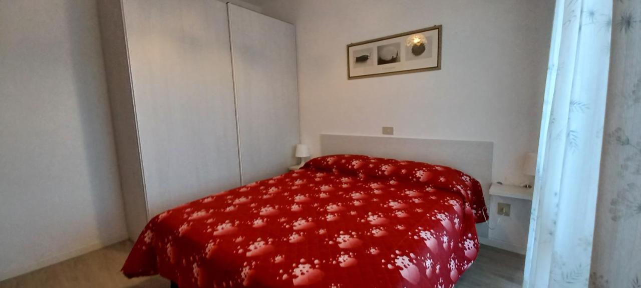 Casa Bivi - Apartments With 1 And 2 Bedrooms - Click Here For More Availabilities Lignano Sabbiadoro Eksteriør billede