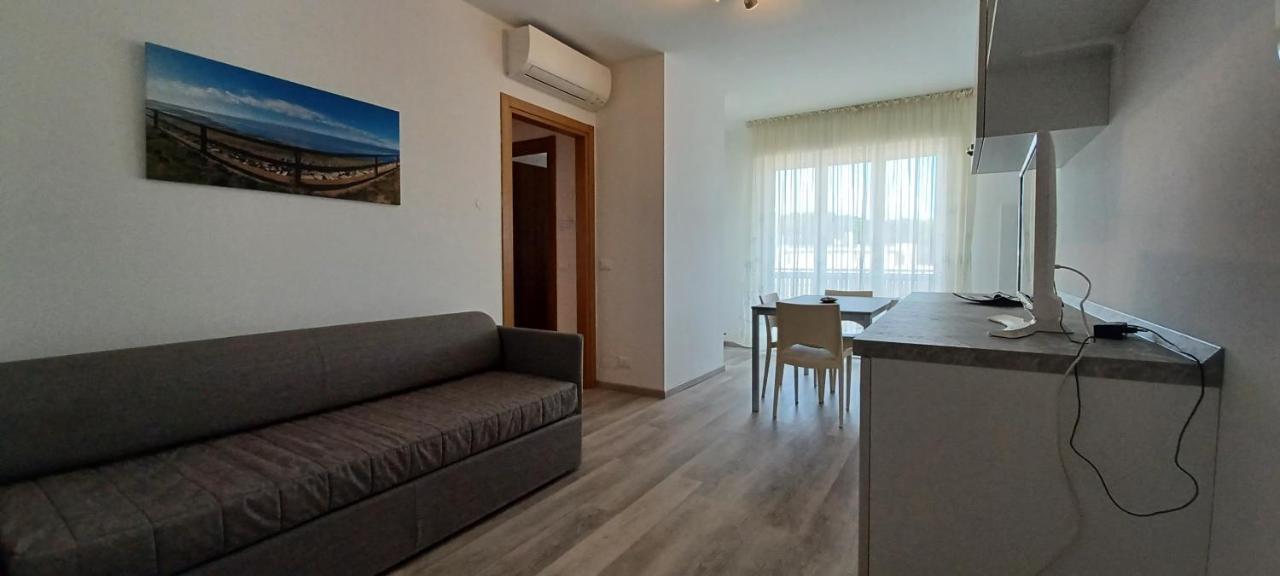Casa Bivi - Apartments With 1 And 2 Bedrooms - Click Here For More Availabilities Lignano Sabbiadoro Eksteriør billede