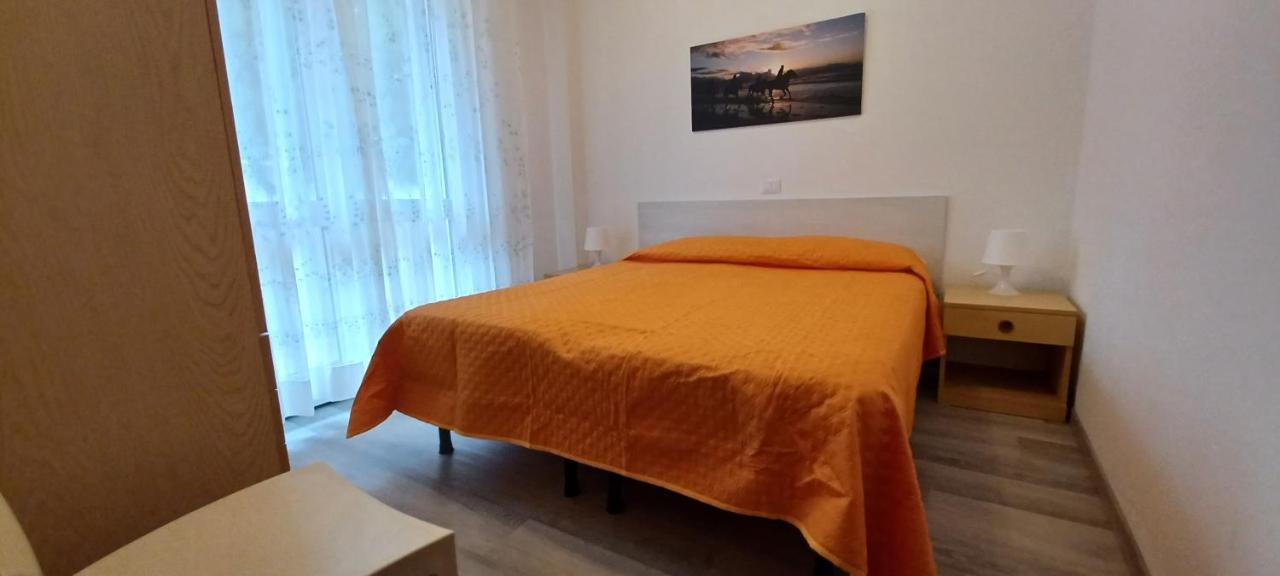 Casa Bivi - Apartments With 1 And 2 Bedrooms - Click Here For More Availabilities Lignano Sabbiadoro Eksteriør billede
