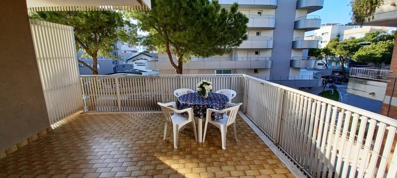 Casa Bivi - Apartments With 1 And 2 Bedrooms - Click Here For More Availabilities Lignano Sabbiadoro Eksteriør billede