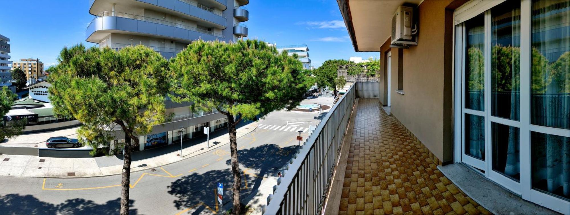 Casa Bivi - Apartments With 1 And 2 Bedrooms - Click Here For More Availabilities Lignano Sabbiadoro Eksteriør billede