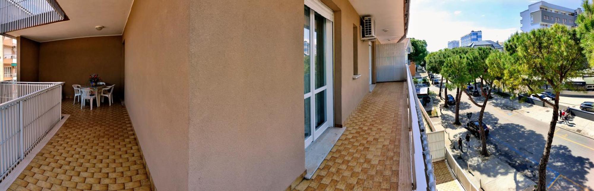 Casa Bivi - Apartments With 1 And 2 Bedrooms - Click Here For More Availabilities Lignano Sabbiadoro Eksteriør billede