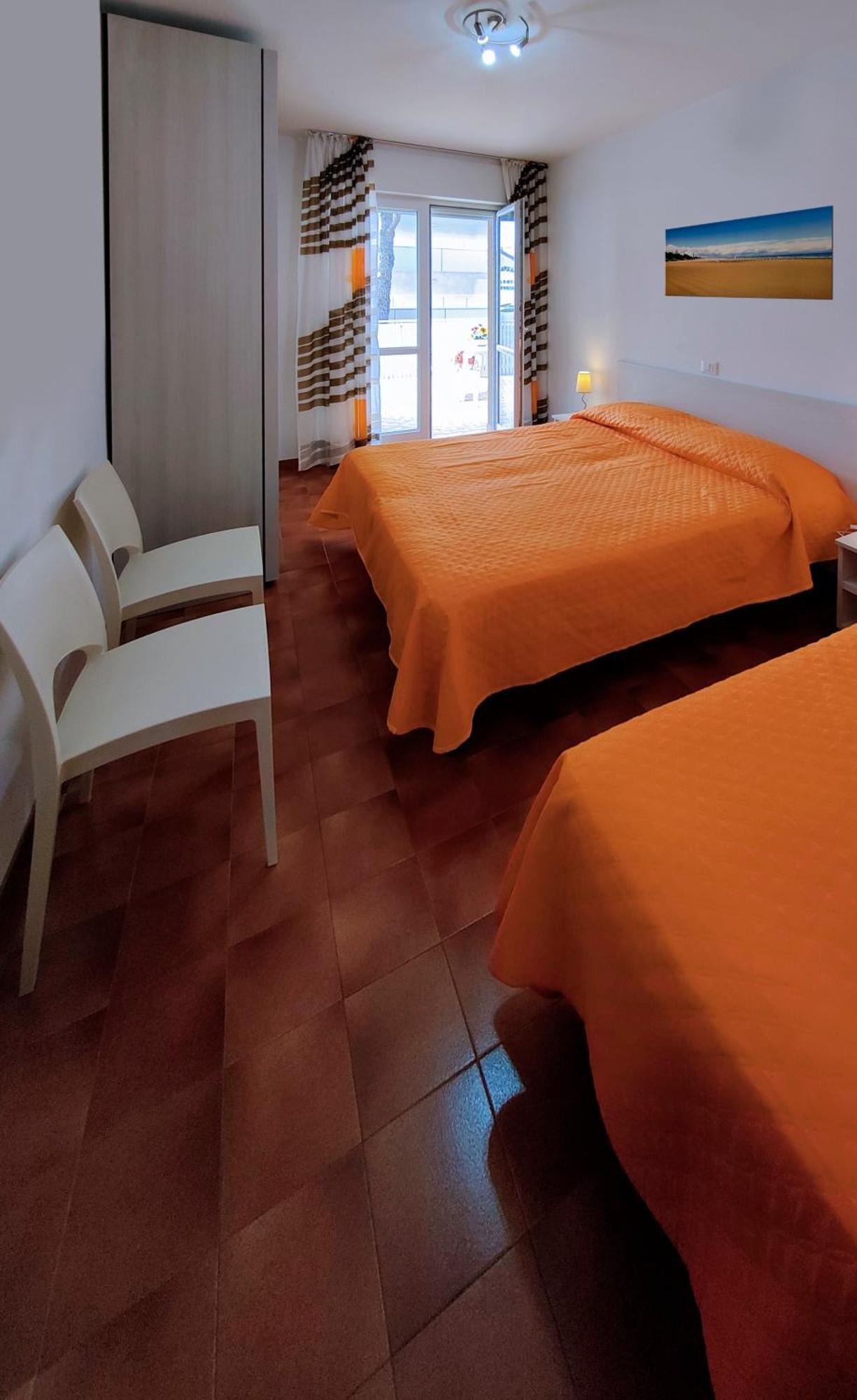 Casa Bivi - Apartments With 1 And 2 Bedrooms - Click Here For More Availabilities Lignano Sabbiadoro Eksteriør billede