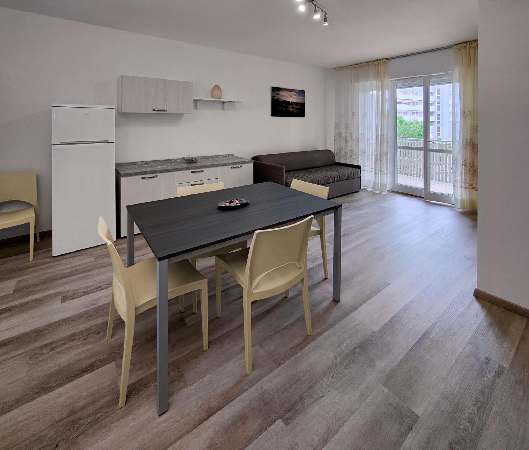 Casa Bivi - Apartments With 1 And 2 Bedrooms - Click Here For More Availabilities Lignano Sabbiadoro Eksteriør billede