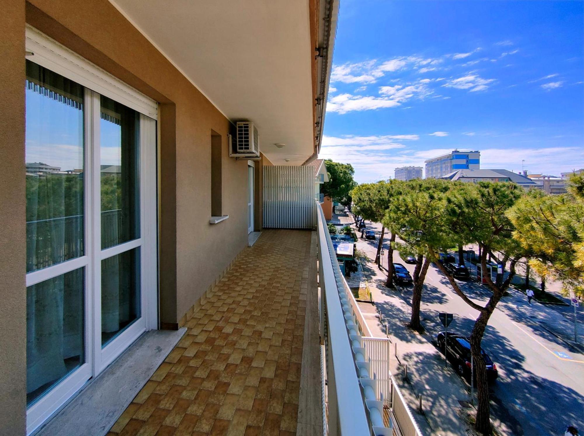 Casa Bivi - Apartments With 1 And 2 Bedrooms - Click Here For More Availabilities Lignano Sabbiadoro Eksteriør billede