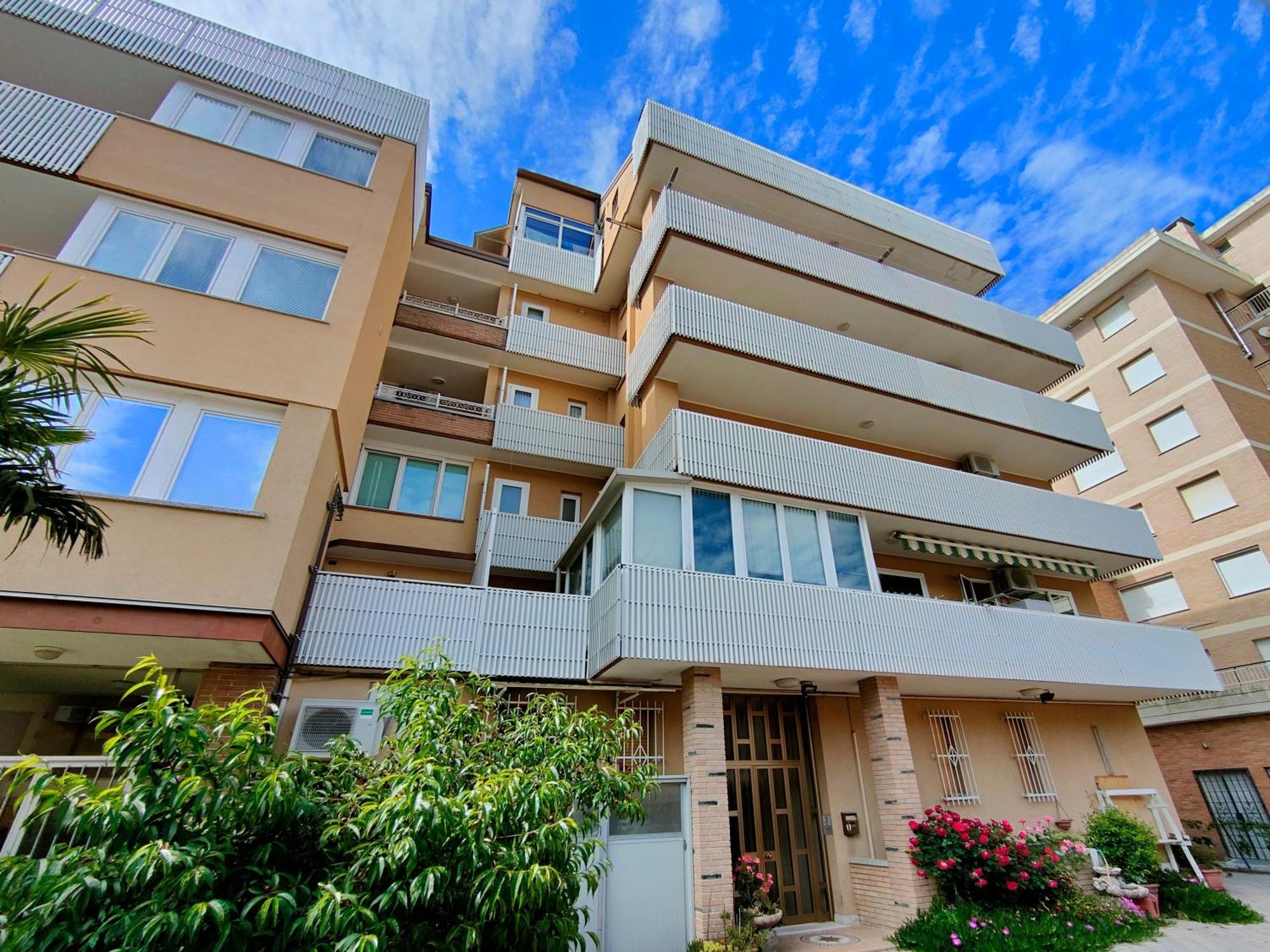 Casa Bivi - Apartments With 1 And 2 Bedrooms - Click Here For More Availabilities Lignano Sabbiadoro Eksteriør billede