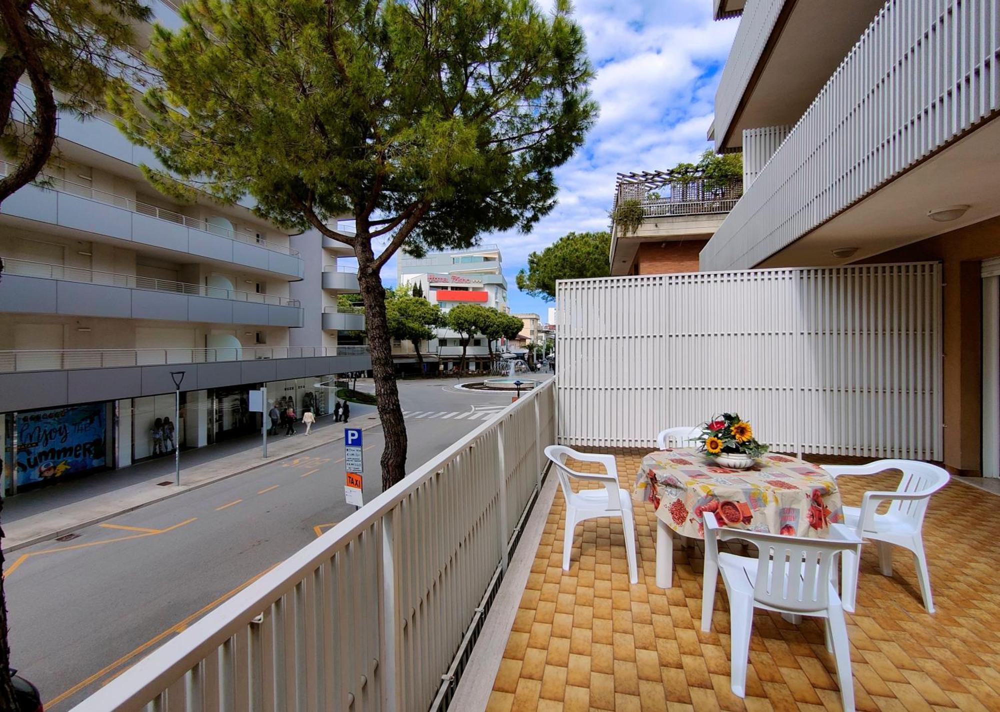 Casa Bivi - Apartments With 1 And 2 Bedrooms - Click Here For More Availabilities Lignano Sabbiadoro Eksteriør billede