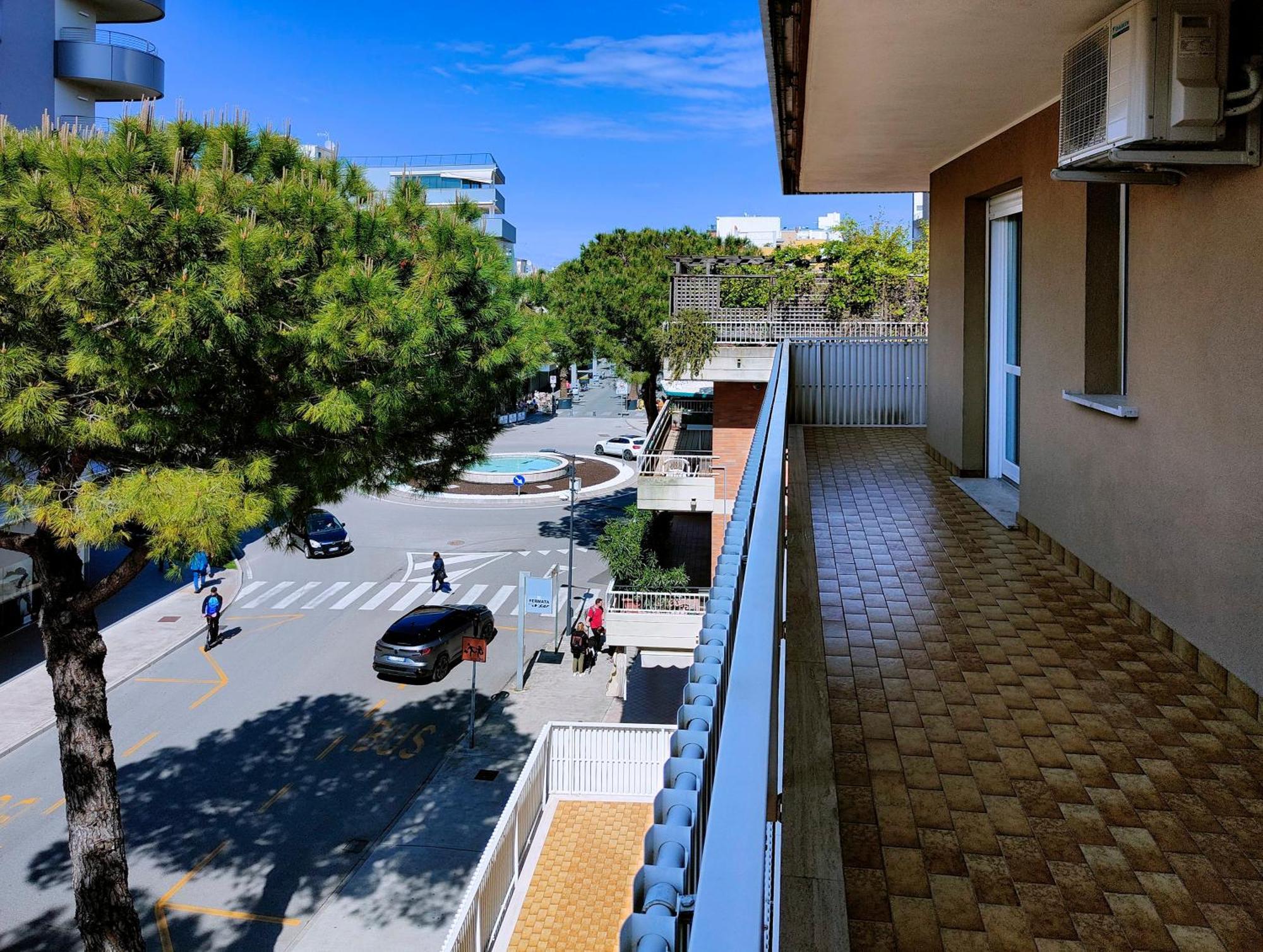 Casa Bivi - Apartments With 1 And 2 Bedrooms - Click Here For More Availabilities Lignano Sabbiadoro Eksteriør billede
