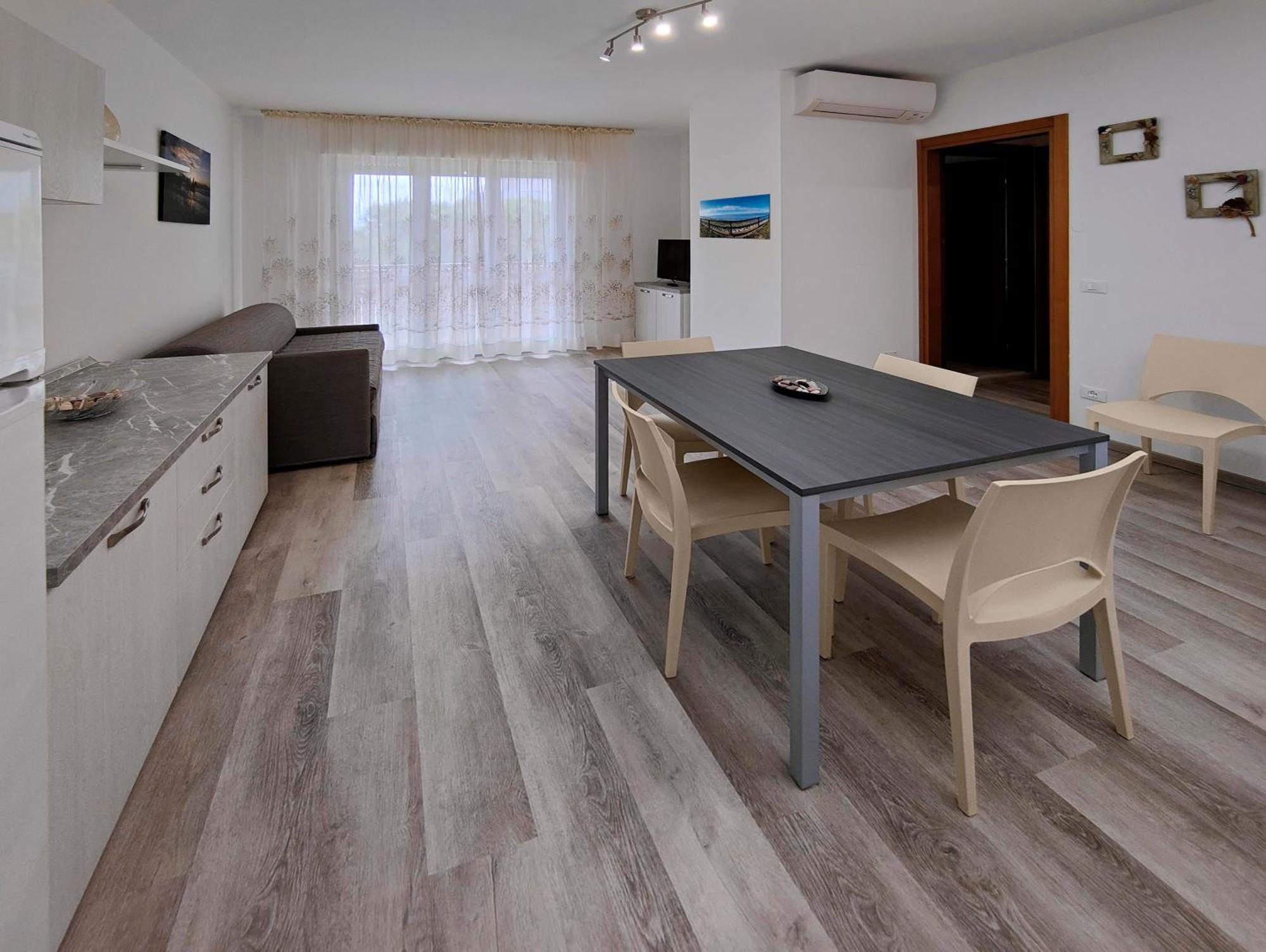 Casa Bivi - Apartments With 1 And 2 Bedrooms - Click Here For More Availabilities Lignano Sabbiadoro Eksteriør billede